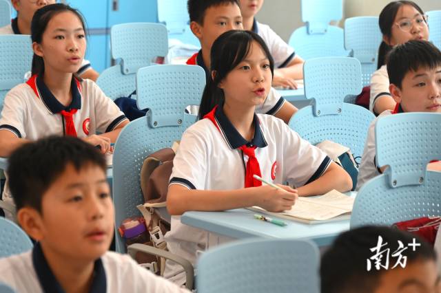 依托廣州六中連州實驗學校，連州實現(xiàn)了從“生源外流”到“反向招生”的歷史性轉變。黃津 攝