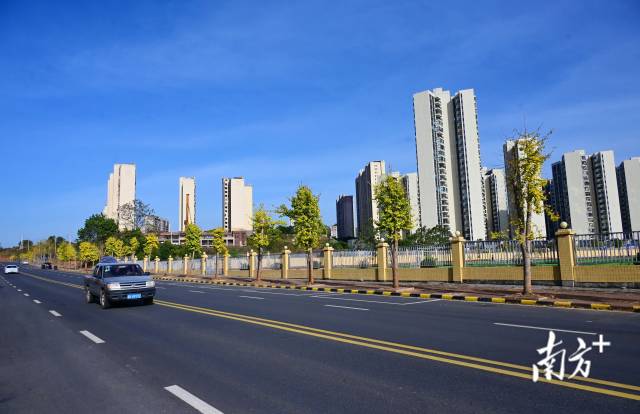 岡溪路。黃津 攝