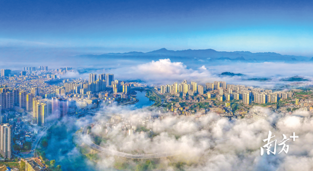 清遠(yuǎn)連州以奮斗為筆，加快打造“粵湘桂區(qū)域性中心城市”。丘貴星 攝