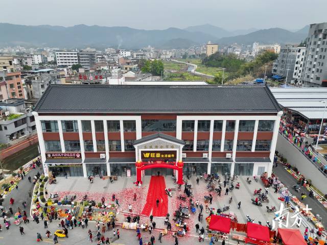 新建的東陂綜合市場投資2800萬元，占地面積約14000平方米。