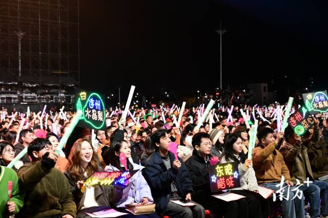 連州“演藝+”模式，真正實現(xiàn)“一場演出帶火一座城”。黃瀅 攝